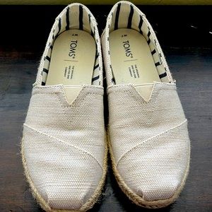 Tom’s: Natural color with shimmer: Size 7: Worn only a few times.